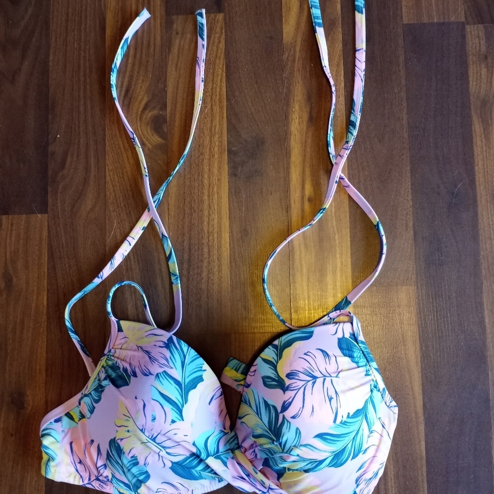 Women's 36 D bikini top